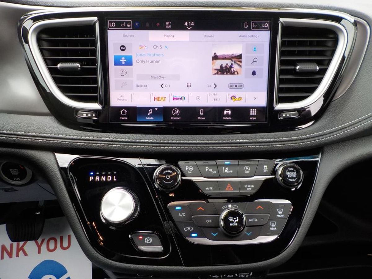 2025 CHRYSLER PACIFICA - Image 36