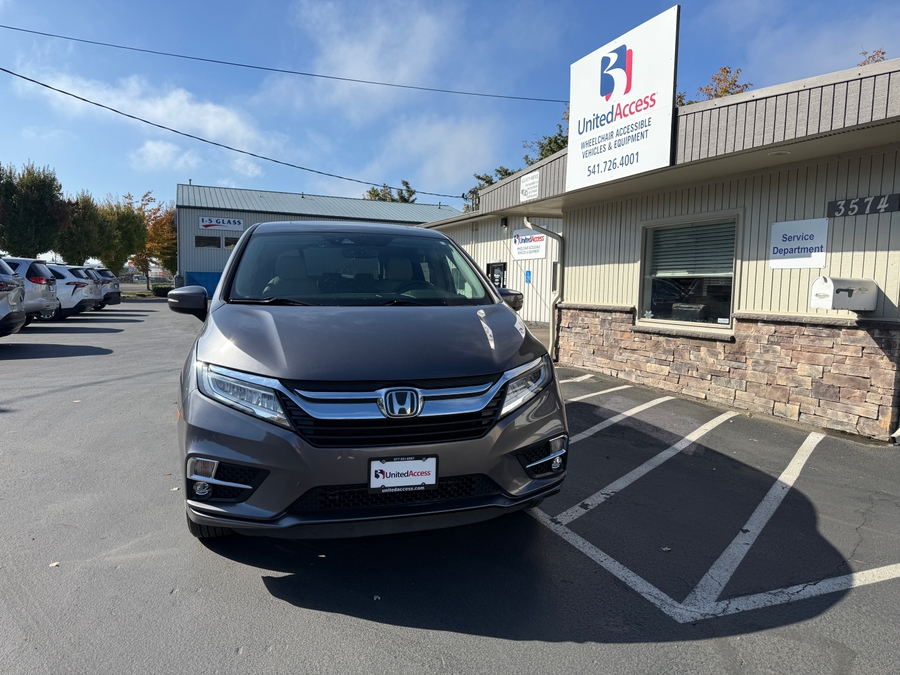 Used 2019 Honda Odyssey Elite - BraunAbility Side Entry Entry In Floor Automatic Ramp