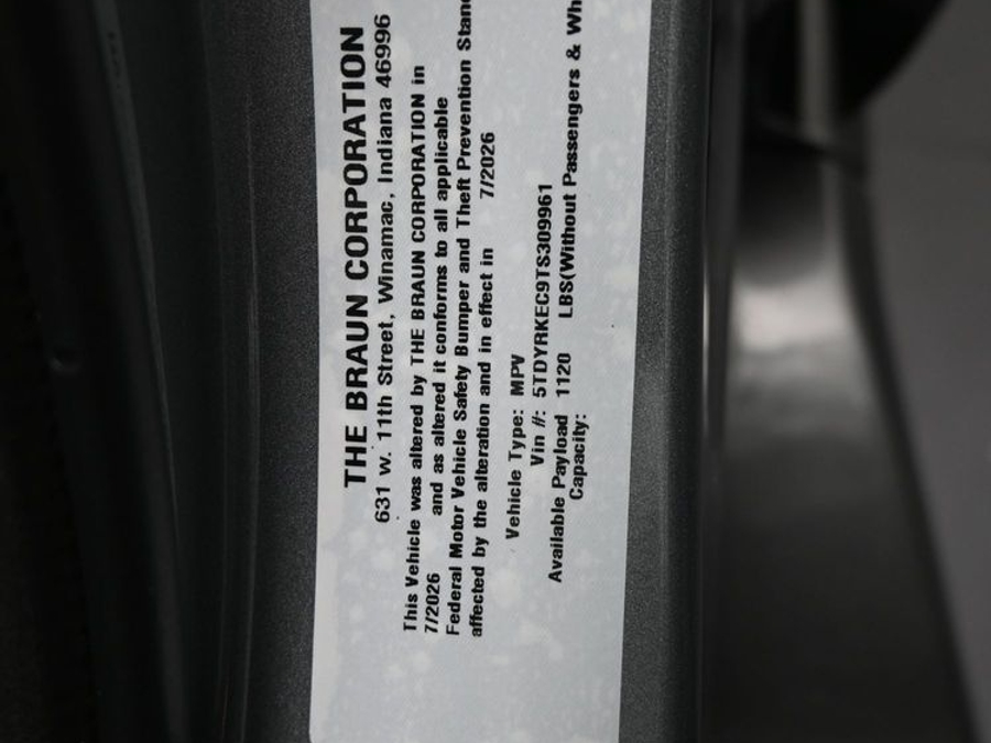 2026 Toyota Sienna XLE - Photo 11