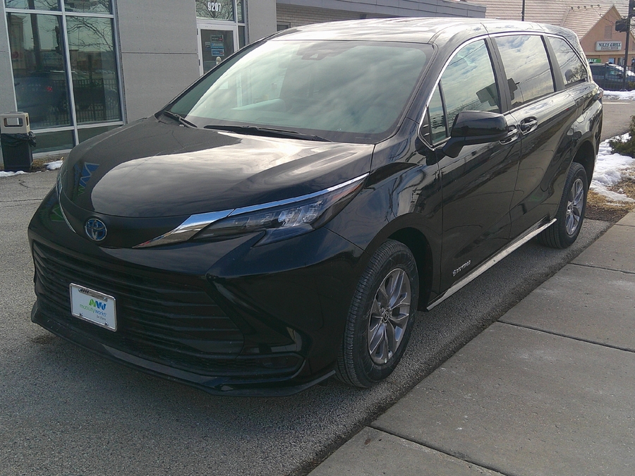 2025 TOYOTA SIENNA - Image 2