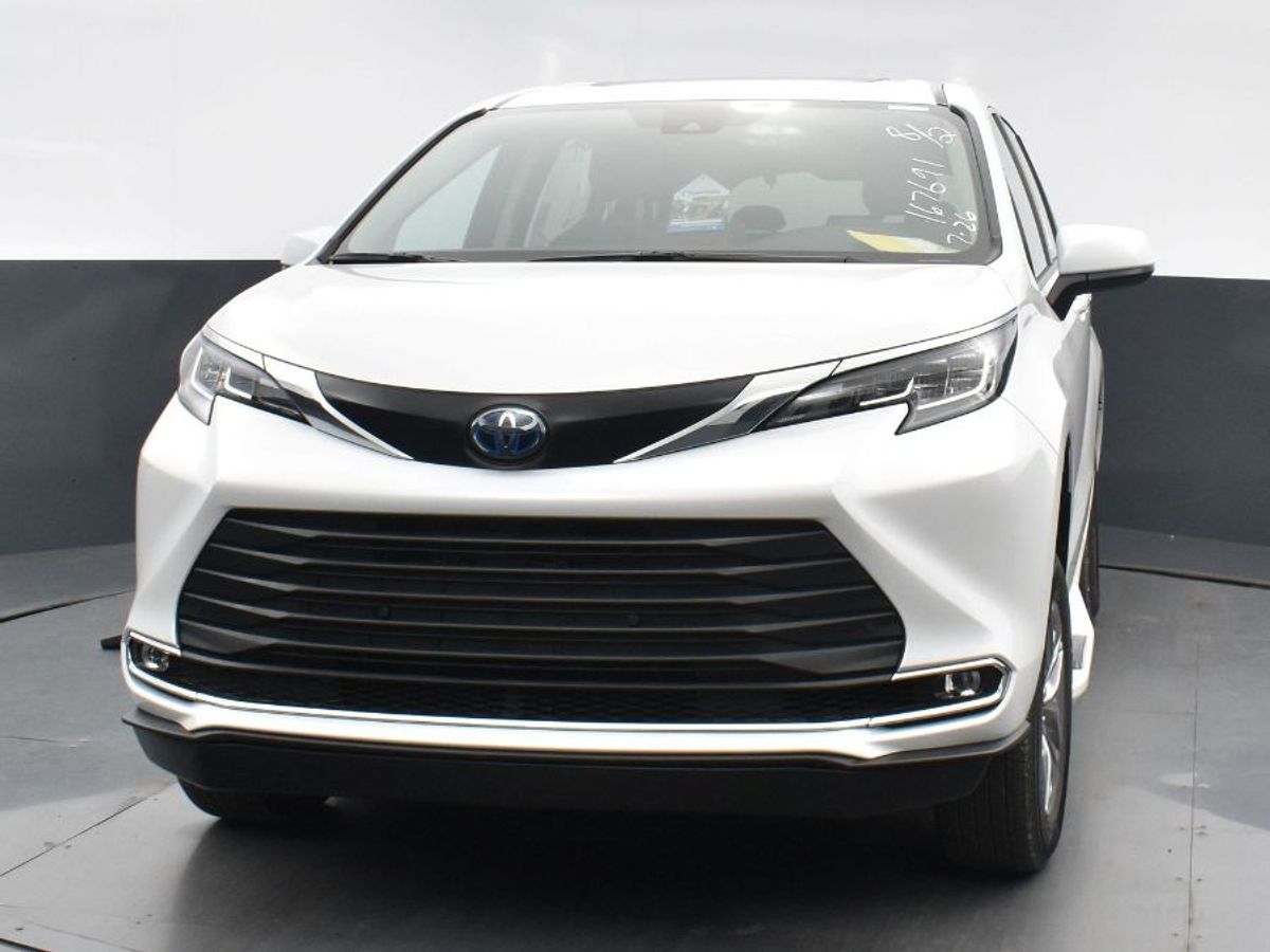 2023 TOYOTA SIENNA - Image 2