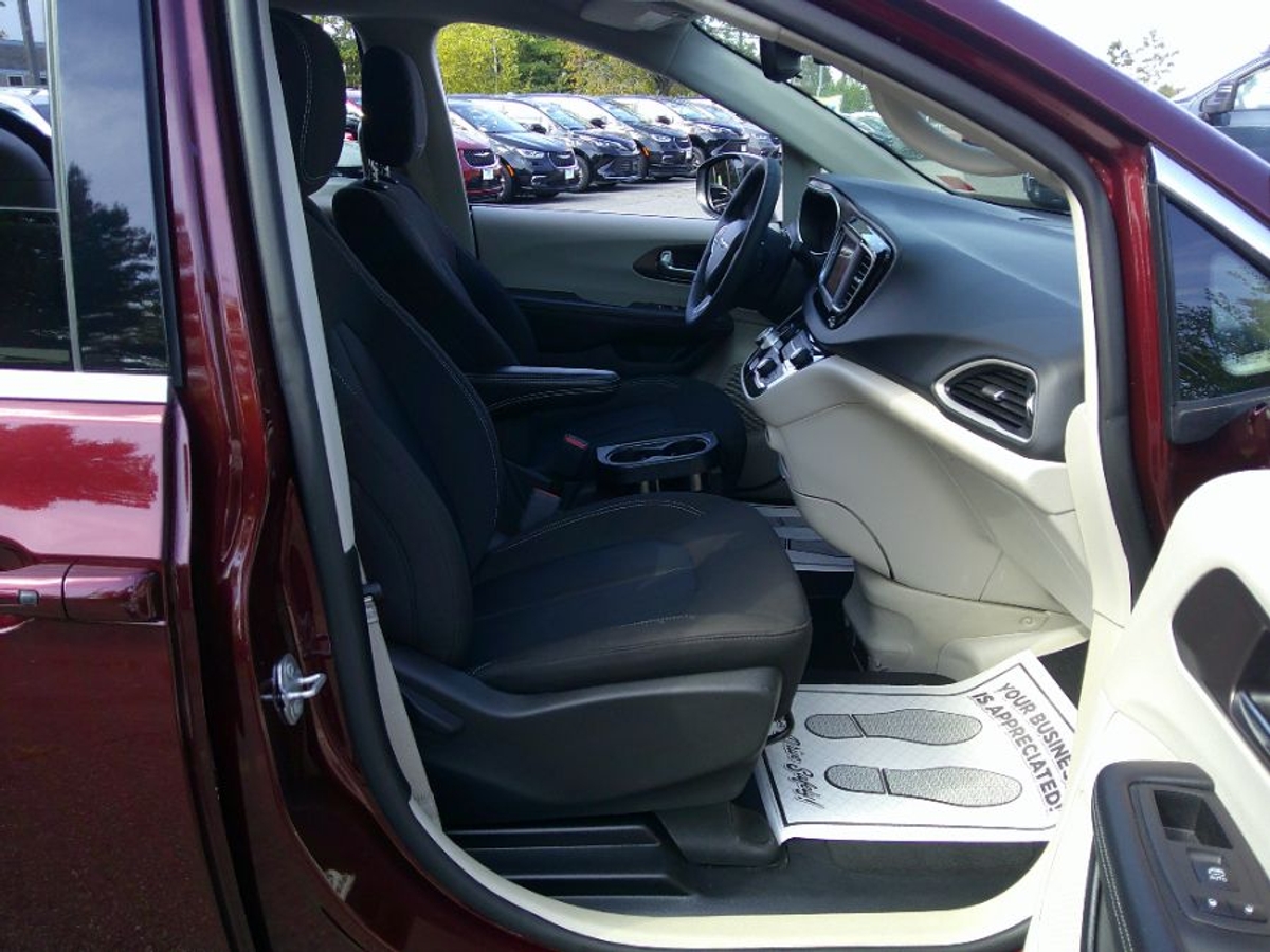 2023 CHRYSLER VOYAGER - Image 22