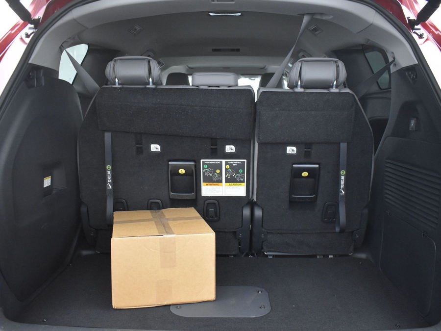 New 2025 Toyota Sienna Hybrid XLE Plus - BraunAbility Side Entry Entry Fold Out Automatic Ramp