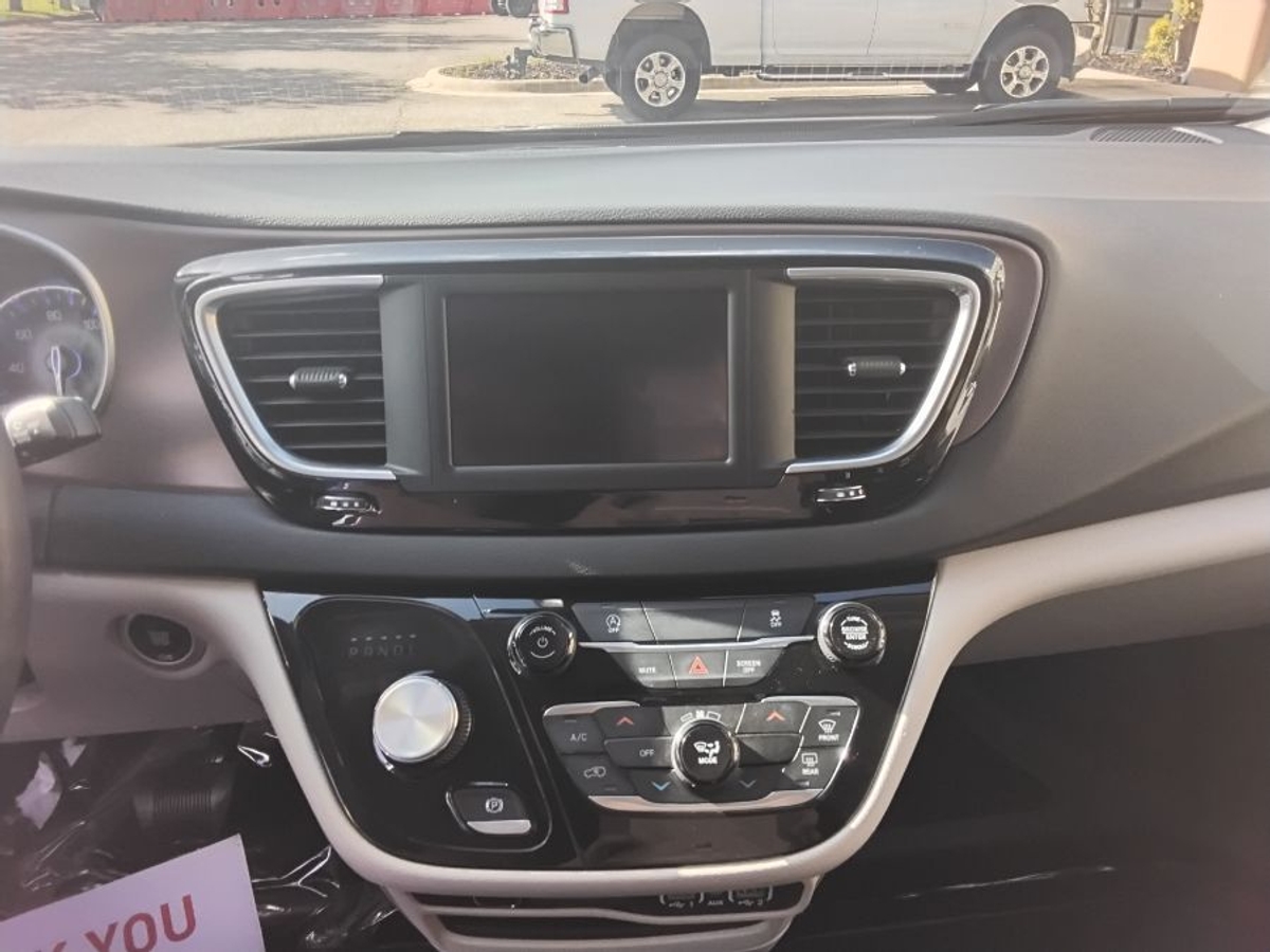 2023 CHRYSLER VOYAGER - Image 26