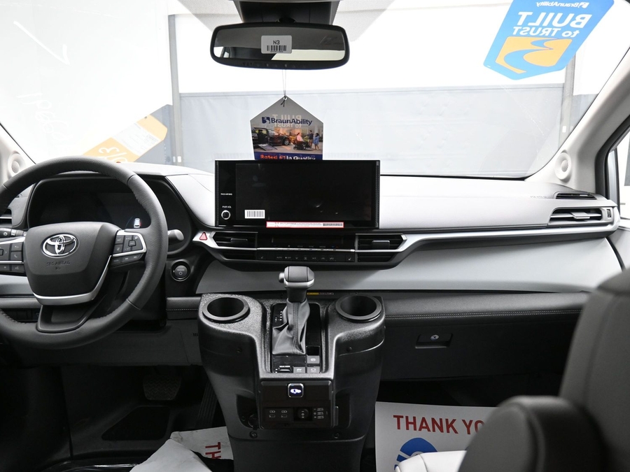 New 2025 Toyota Sienna Hybrid XLE Plus - BraunAbility Side Entry Entry In Floor Automatic Ramp