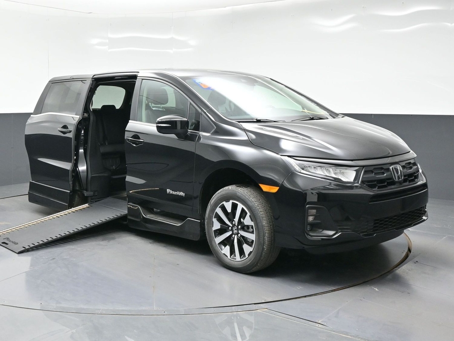 Black Honda Odyssey with Side Entry Automatic In Floor ramp