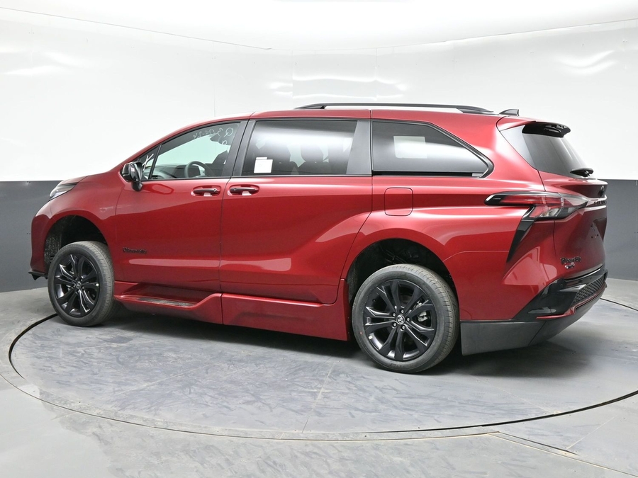 New 2026 Toyota Sienna Hybrid XSE Sport - BraunAbility Side Entry In Floor Automatic Ramp