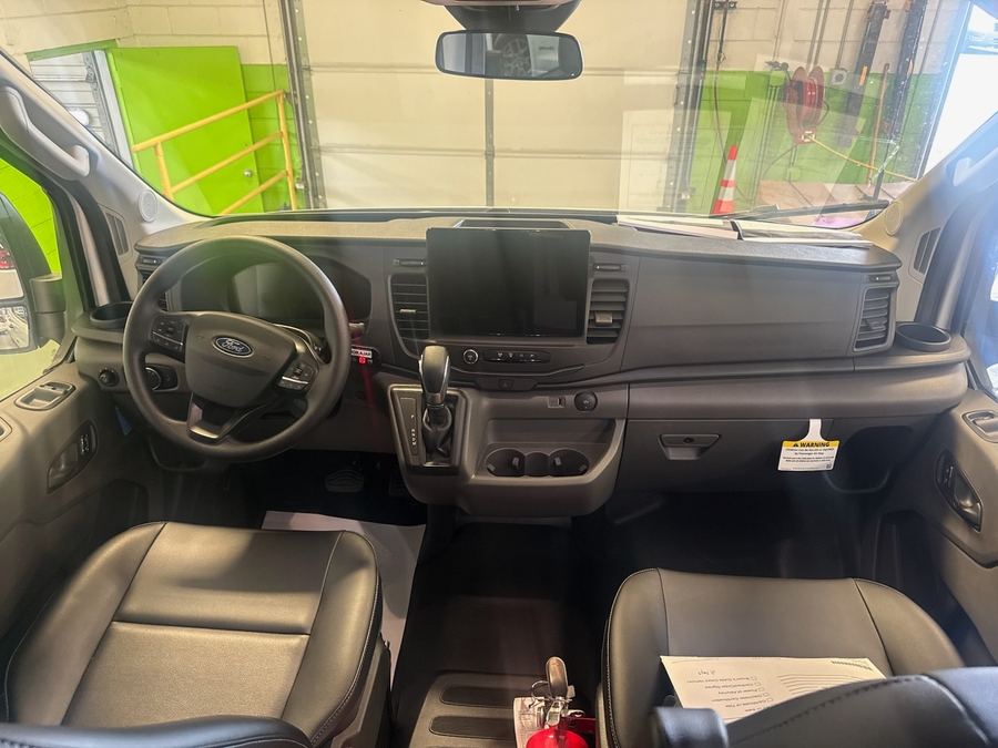 White Ford T350 image number 8