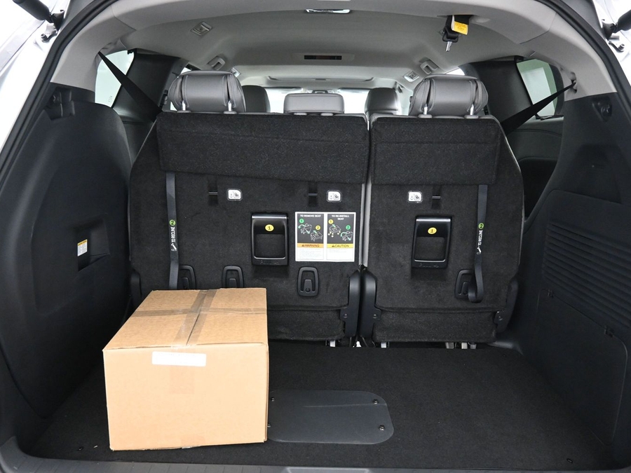New 2026 Toyota Sienna Hybrid XLE Base - BraunAbility Side Entry Fold Out Automatic Ramp