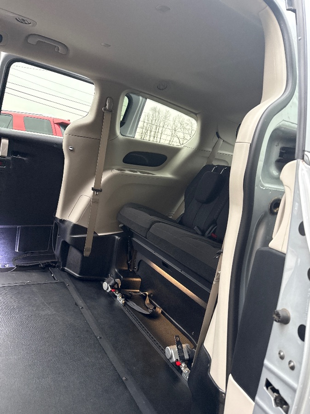 2023 CHRYSLER VOYAGER - Image 5