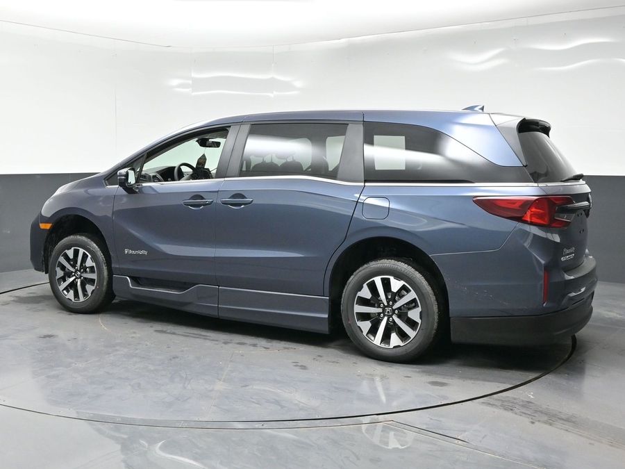 Blue Honda Odyssey image number 3