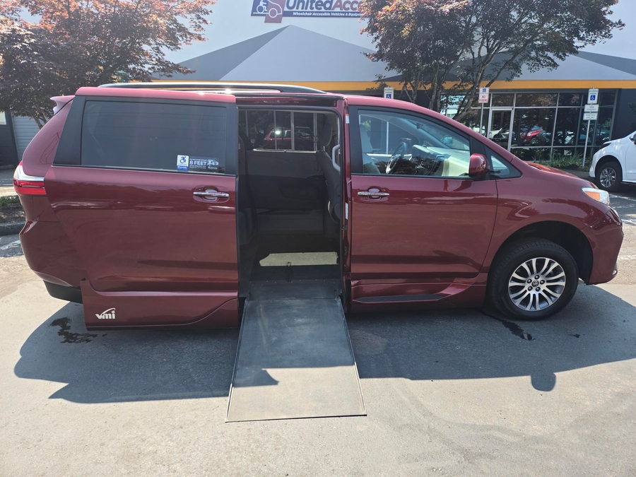 Used 2020 Toyota Sienna XLE - VMI Side Entry In Floor Automatic Ramp