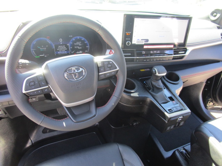 New 2025 Toyota Sienna Hybrid XSE Sport - BraunAbility Side Entry Entry Fold Out Automatic Ramp
