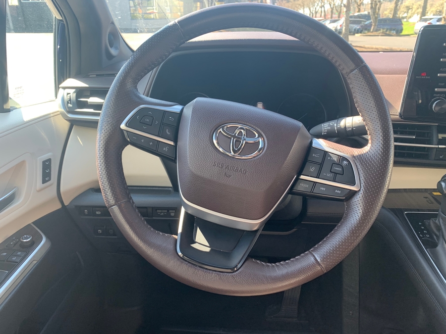 Used 2021 Toyota Sienna Hybrid Platinum - VMI Side Entry Entry In Floor Automatic Ramp