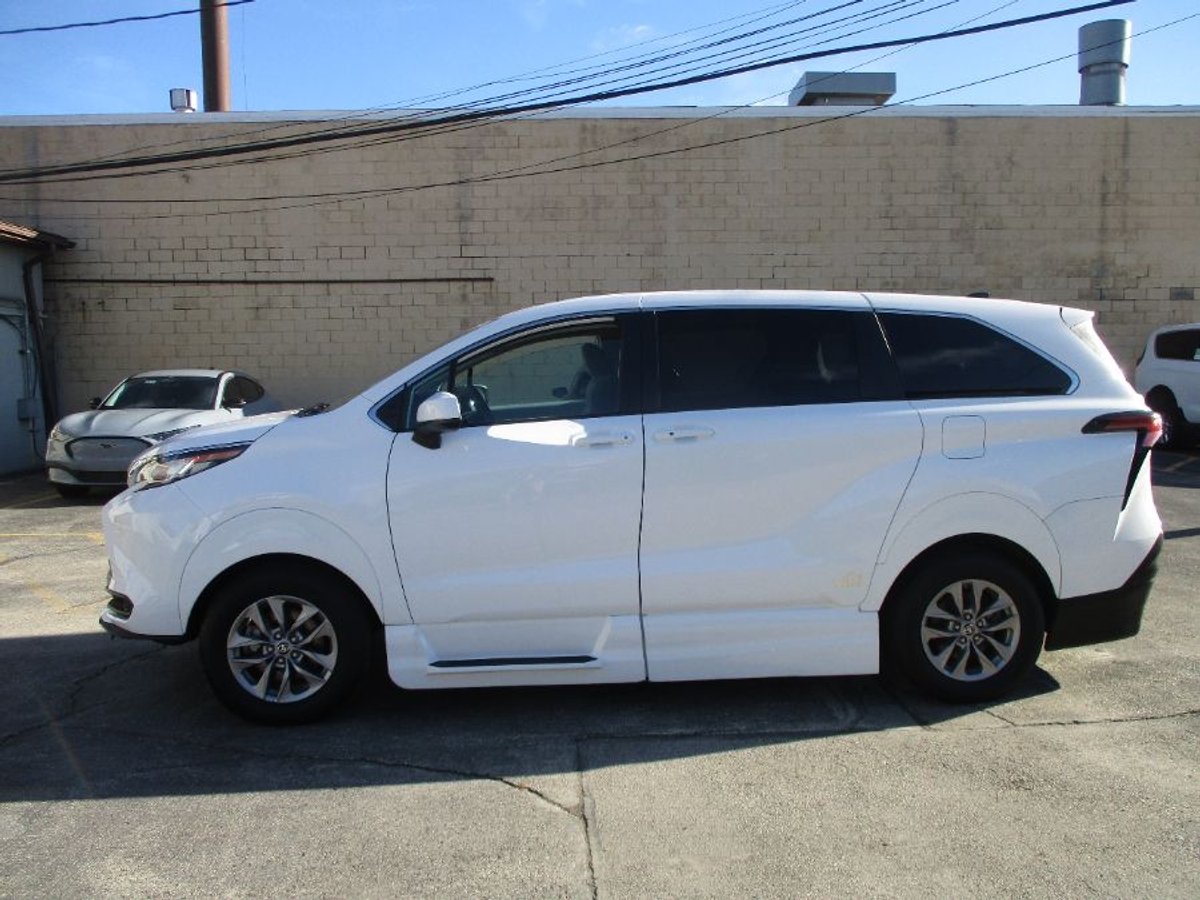 2022 TOYOTA SIENNA - Image 3