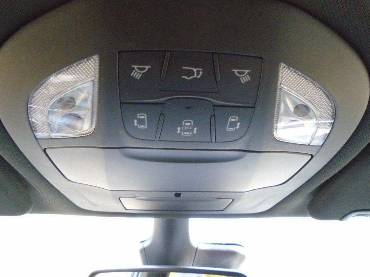 2023 CHRYSLER PACIFICA - Image 7