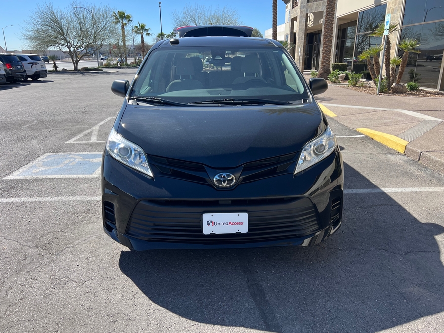 Used 2019 Toyota Sienna L -  Rear Entry Entry Fold Out Manual Ramp