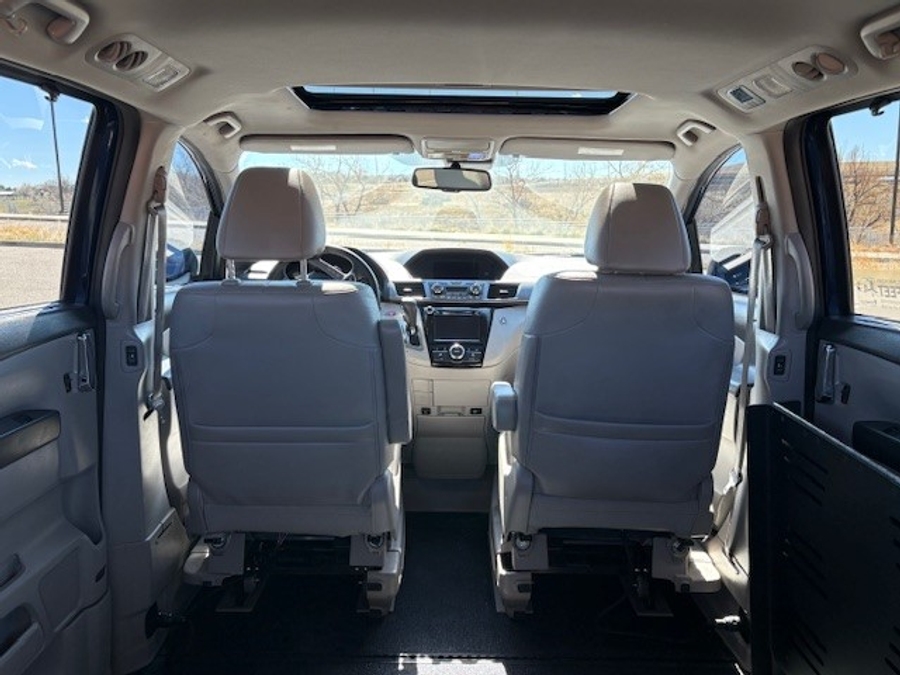 Used 2016 Honda Odyssey EX-L - BraunAbility Side Entry Entry Fold Out Automatic Ramp