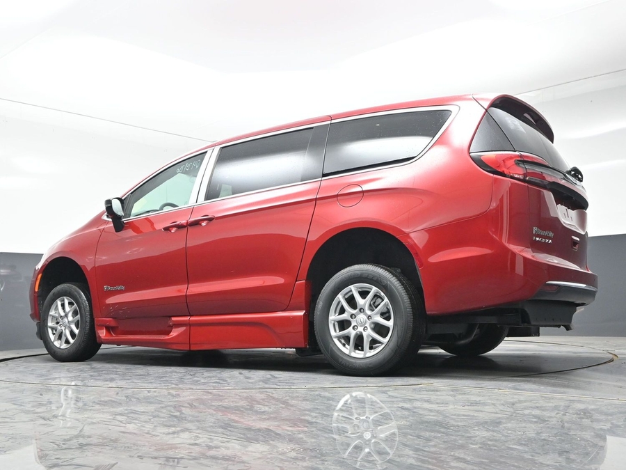 Red Chrysler Pacifica image number 20