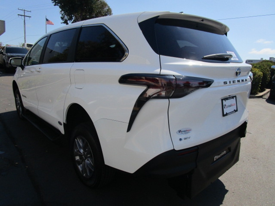 New 2025 Toyota Sienna Hybrid LE - BraunAbility Commercial Rear Entry Entry Fold Out Manual Ramp