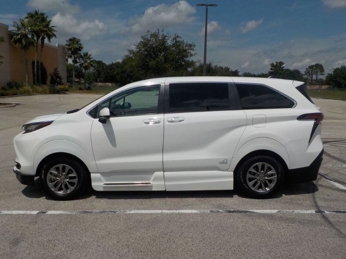2022 TOYOTA SIENNA - Image 5