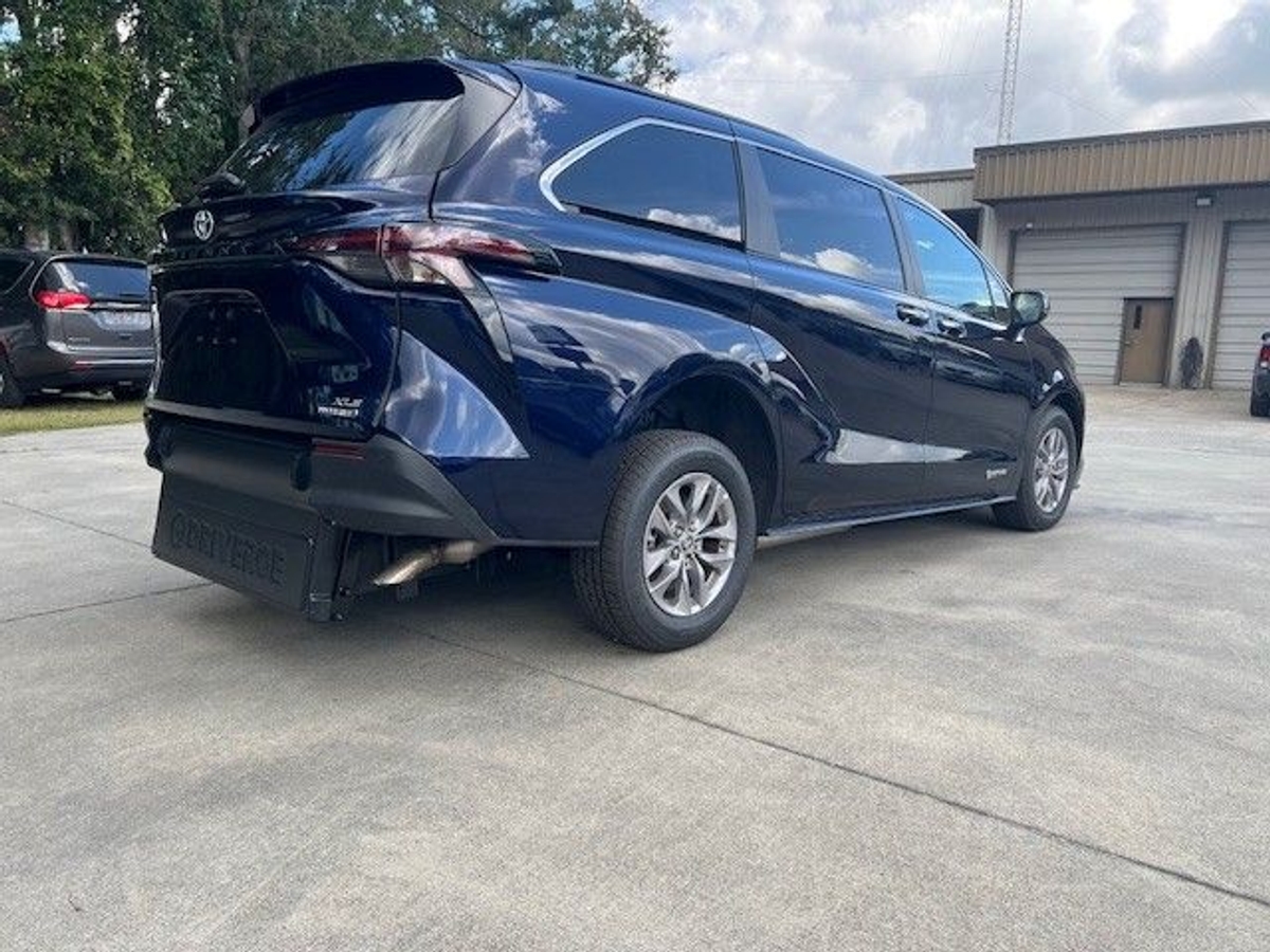 2024 TOYOTA SIENNA - Image 4