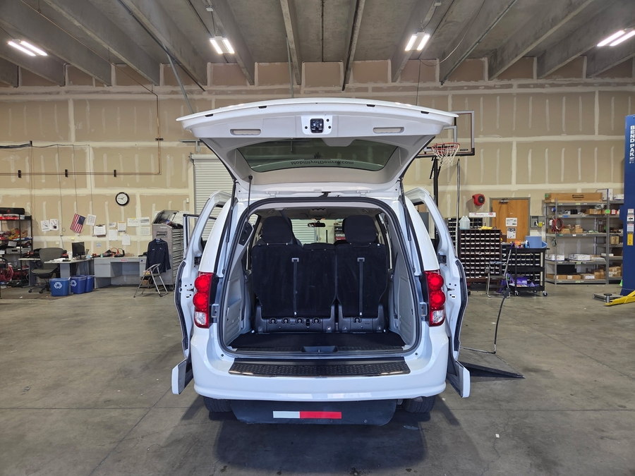 Used 2014 Dodge Grand Caravan SXT - VMI Side Entry In Floor Automatic Ramp