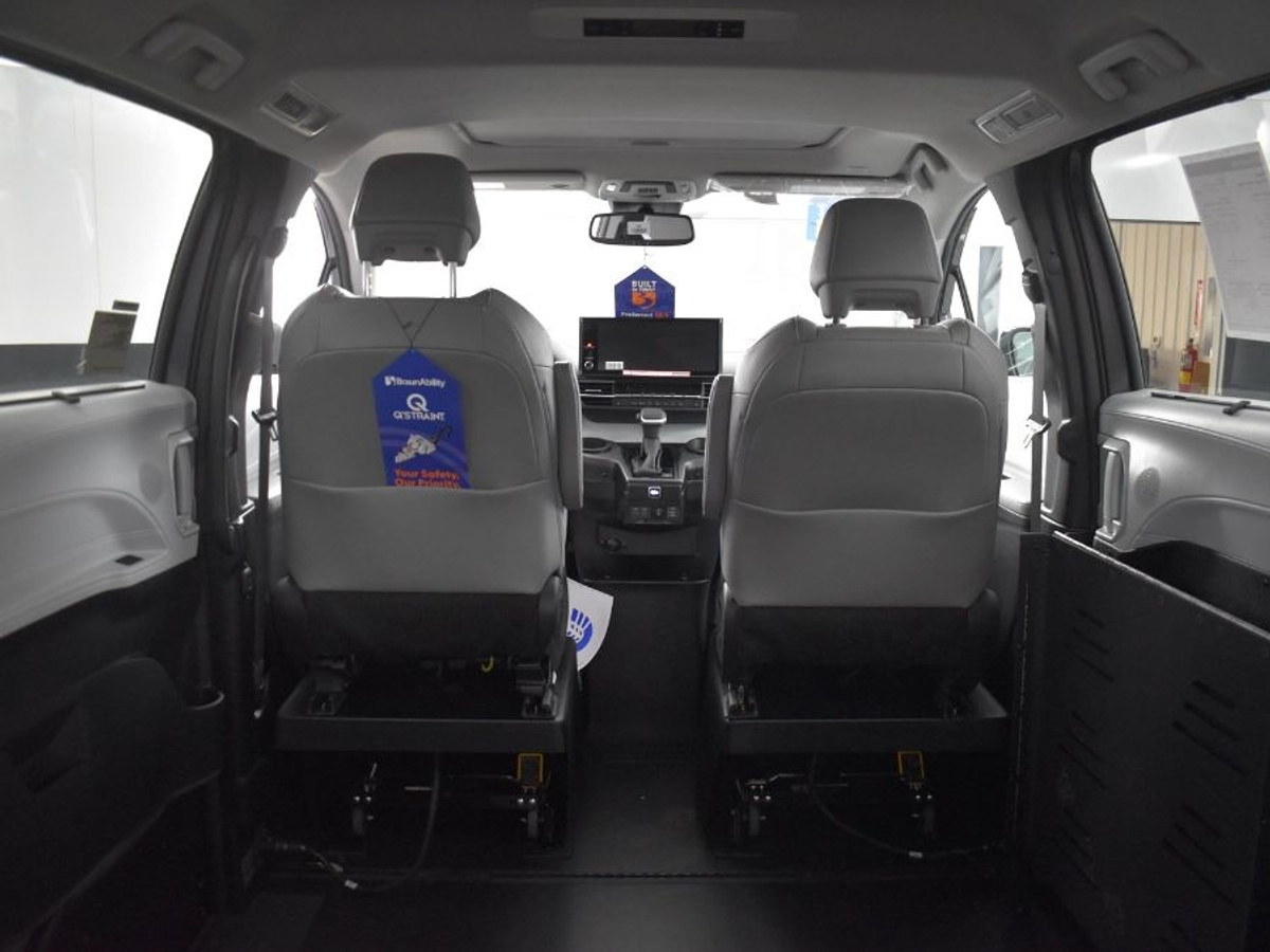 2025 TOYOTA SIENNA - Image 15