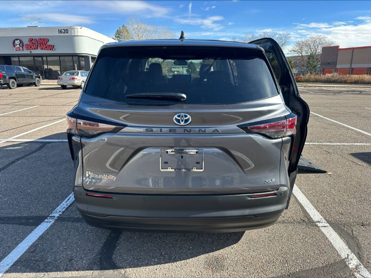 2025 TOYOTA SIENNA - Image 5