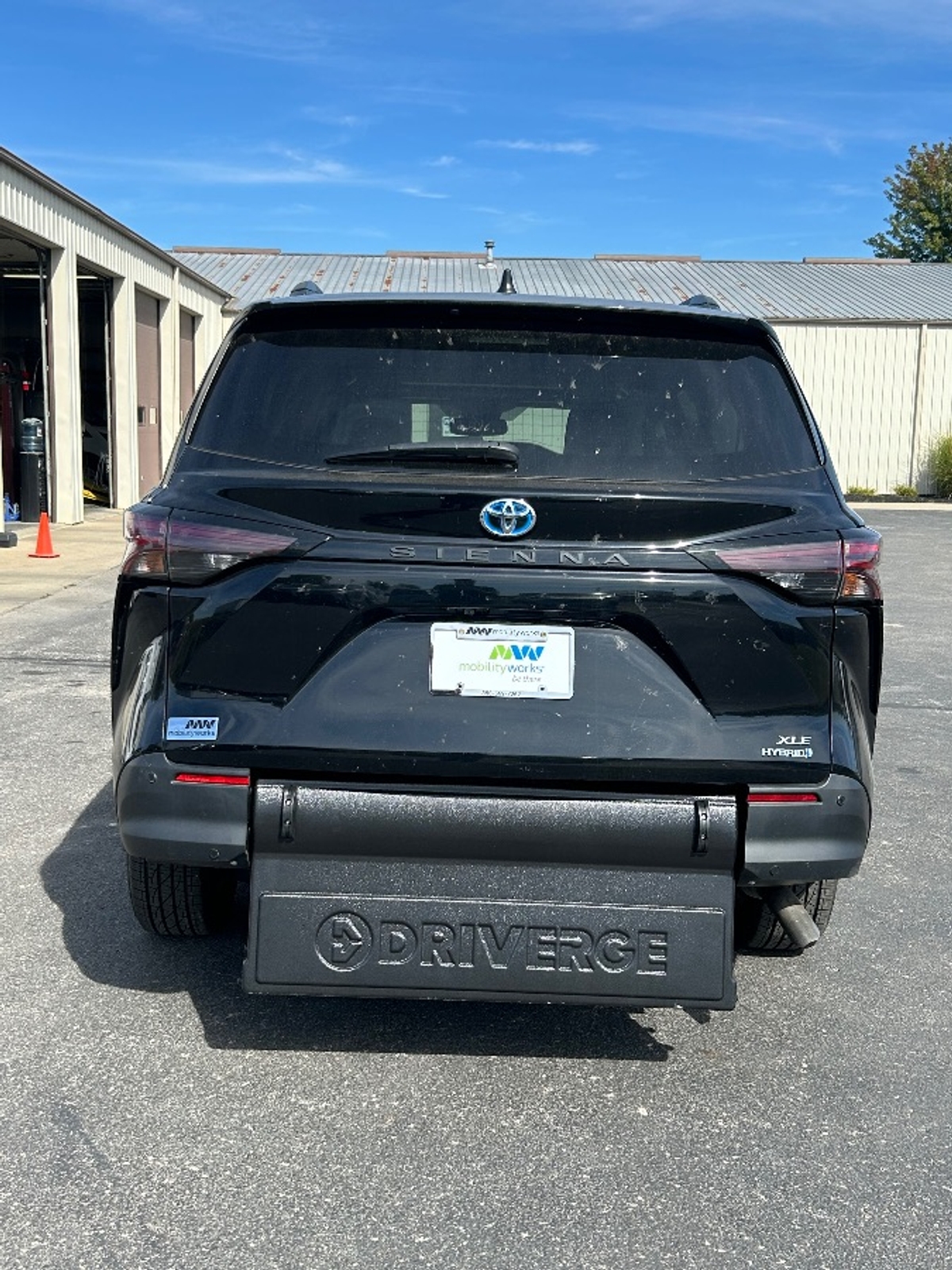 2023 TOYOTA SIENNA - Image 8