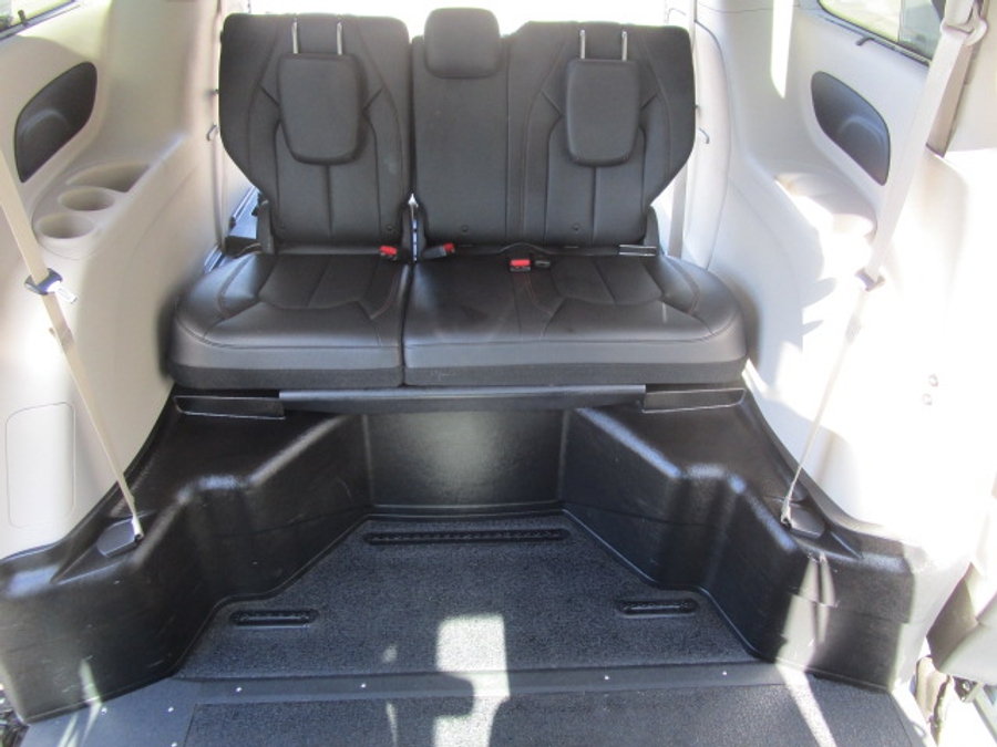 Used 2018 Chrysler Pacifica Touring L - VMI Side Entry Entry In Floor Automatic Ramp