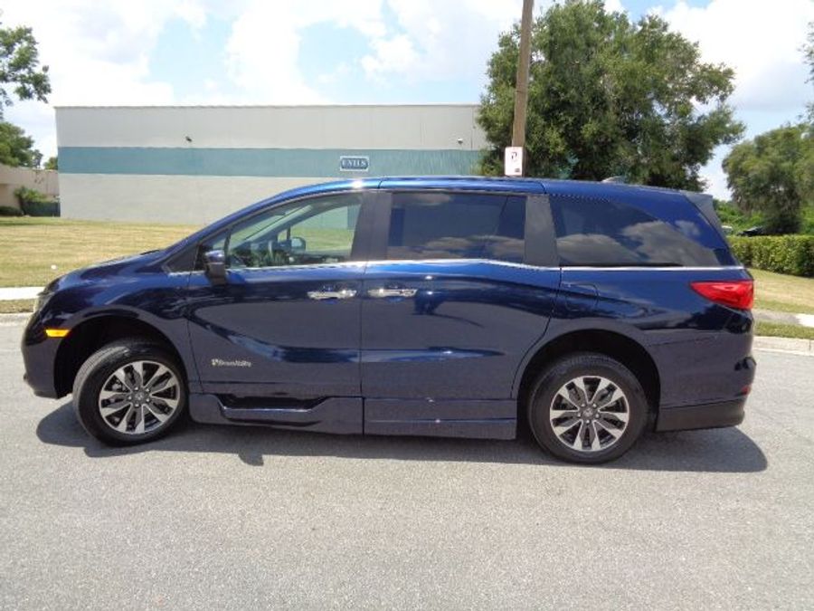 Used 2024 Honda Odyssey EX-L - BraunAbility Side Entry Entry In Floor Automatic Ramp