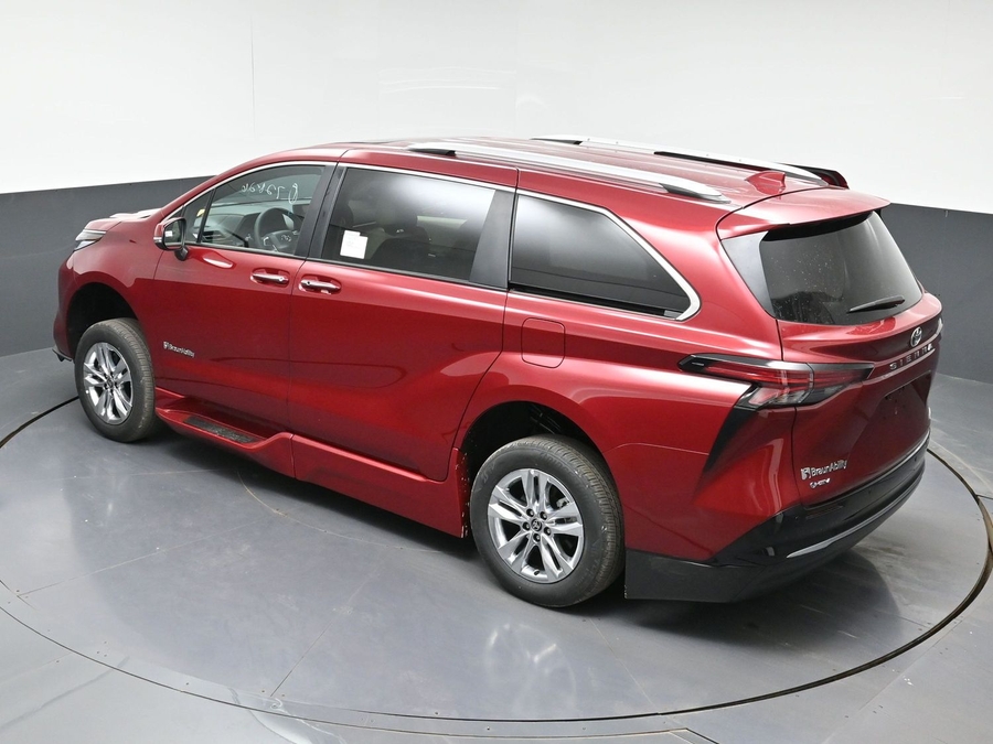 New 2026 Toyota Sienna Hybrid Limited - BraunAbility Side Entry In Floor Automatic Ramp