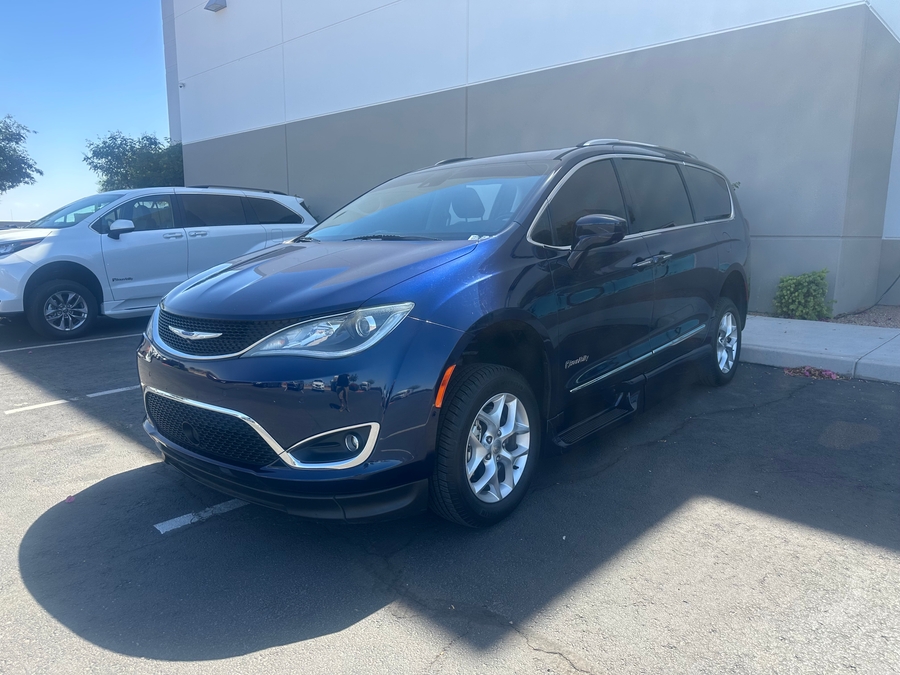 Used 2019 Chrysler Pacifica Touring L Plus - BraunAbility Side Entry Entry Fold Out Automatic Ramp