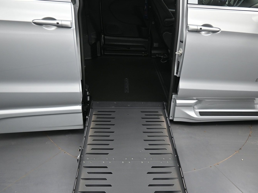 New 2026 Chrysler Pacifica Select Plus - BraunAbility Side Entry Fold Out Automatic Ramp