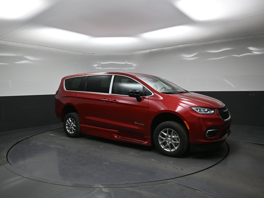 Red Chrysler Pacifica image number 1