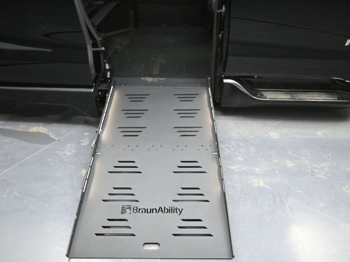 Black Toyota Sienna image number 10