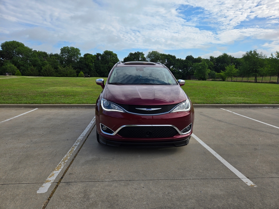 Used 2018 Chrysler Pacifica Limited - BraunAbility Side Entry Entry In Floor Automatic Ramp