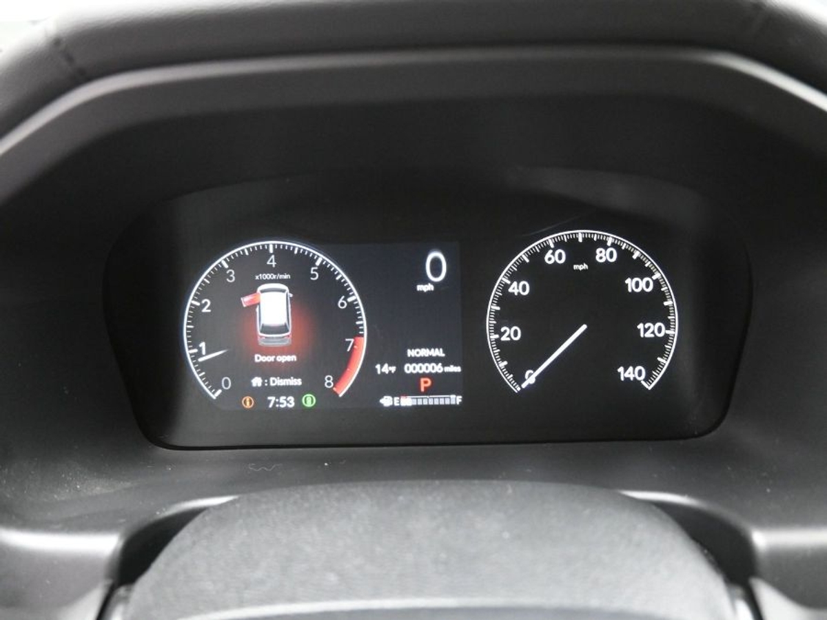 Red Honda Odyssey image number 15