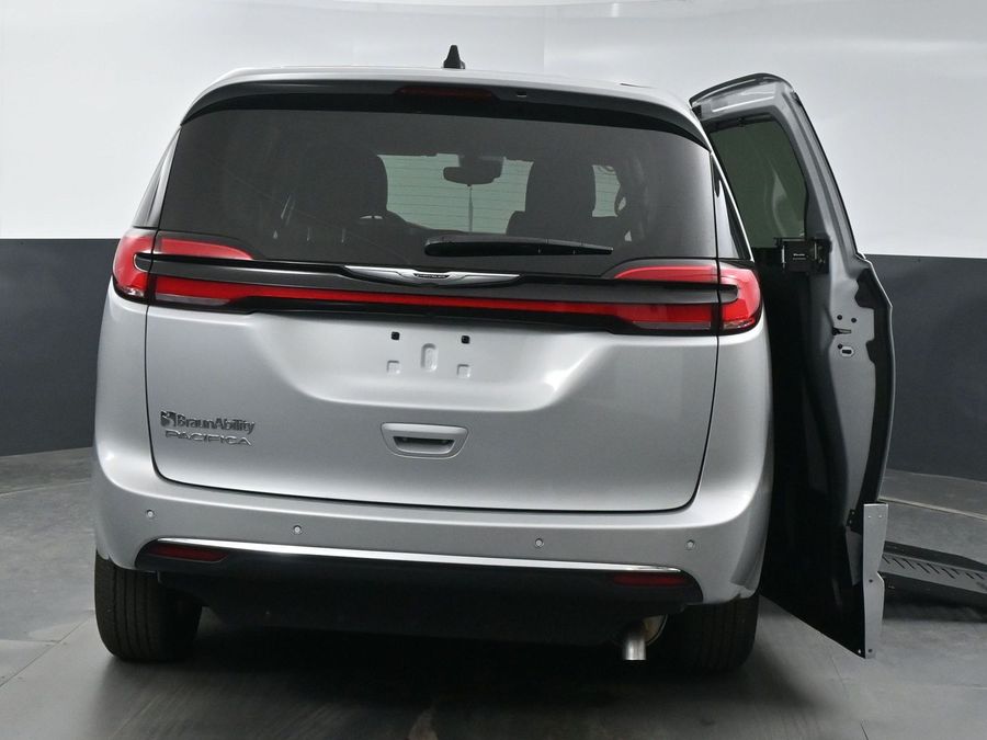 Used 2024 Chrysler Pacifica Touring L - BraunAbility Side Entry Entry Fold Out Automatic Ramp
