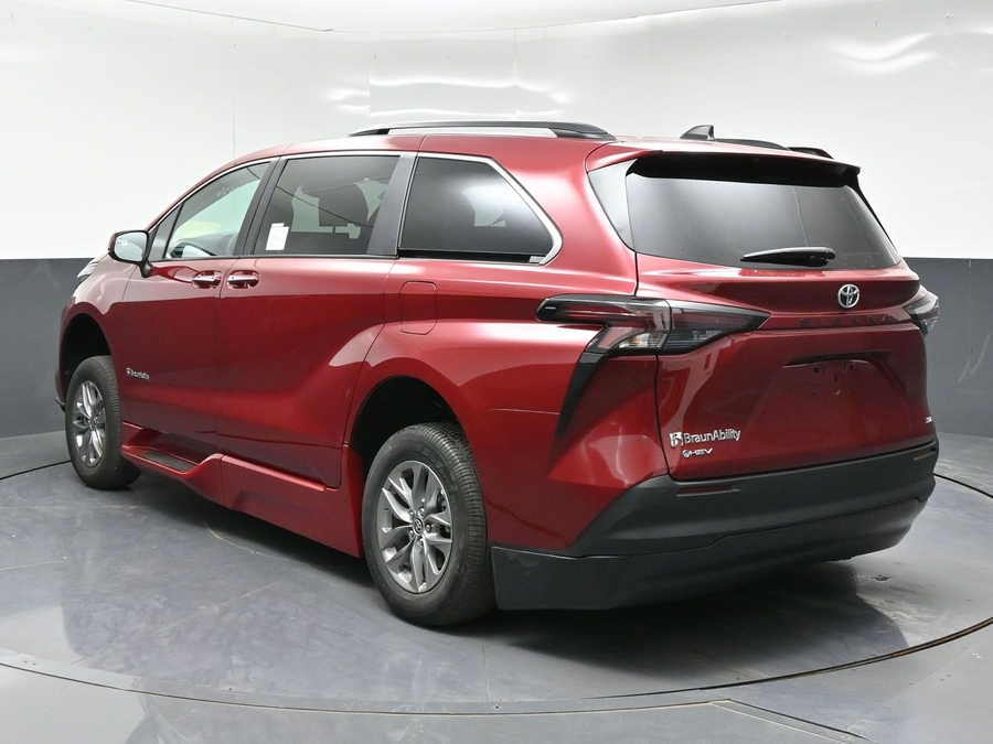 New 2026 Toyota Sienna Hybrid XLE Add - BraunAbility Side Entry In Floor Automatic Ramp