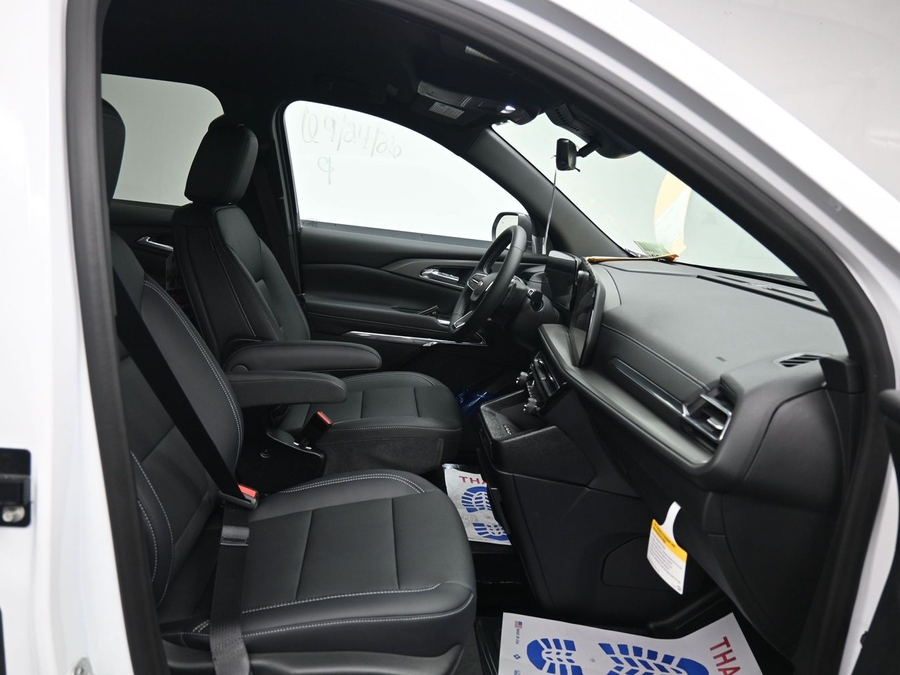 New 2026 Chevrolet Traverse 1LT - BraunAbility Side Entry In Floor Automatic Ramp