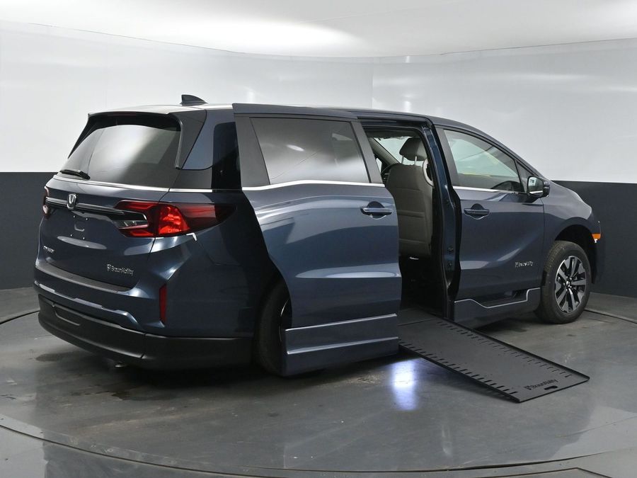 New 2025 Honda Odyssey EX-L - BraunAbility Side Entry Entry In Floor Automatic Ramp