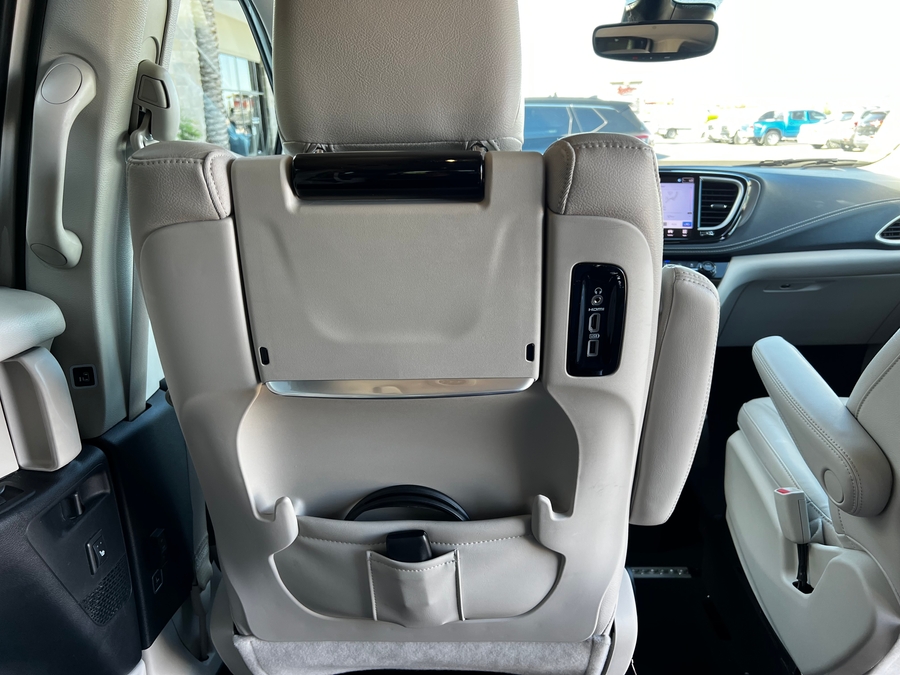 Used 2021 Chrysler Pacifica Touring L - RLX Side Entry Entry In Floor Automatic Ramp