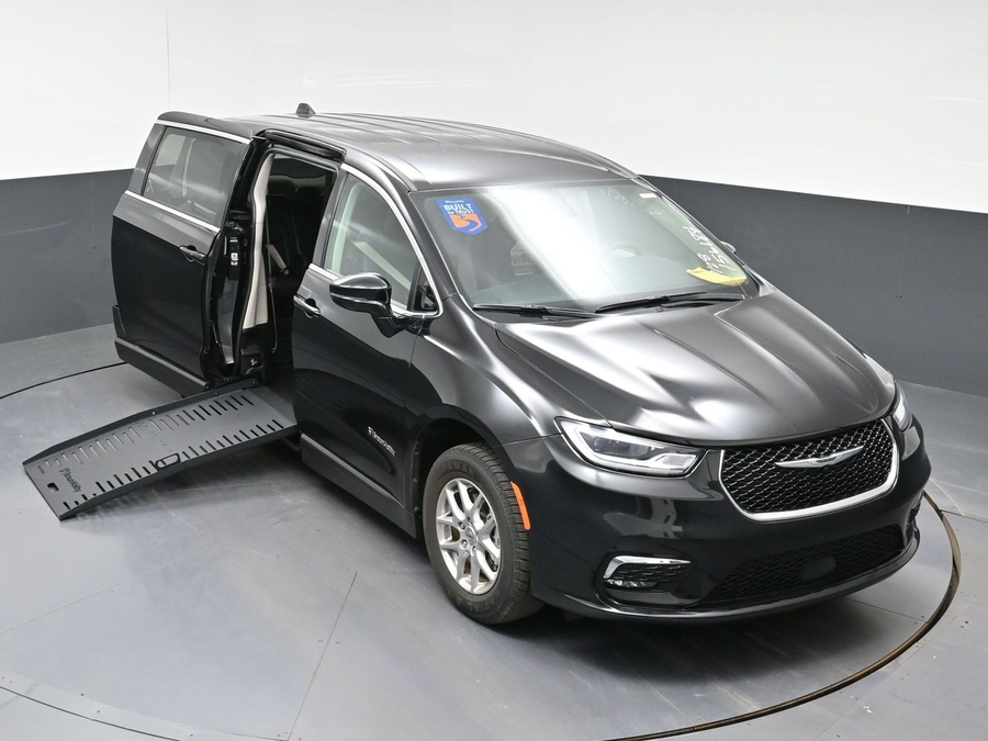 Used 2024 Chrysler Pacifica Touring L - BraunAbility Side Entry Fold Out Manual Ramp