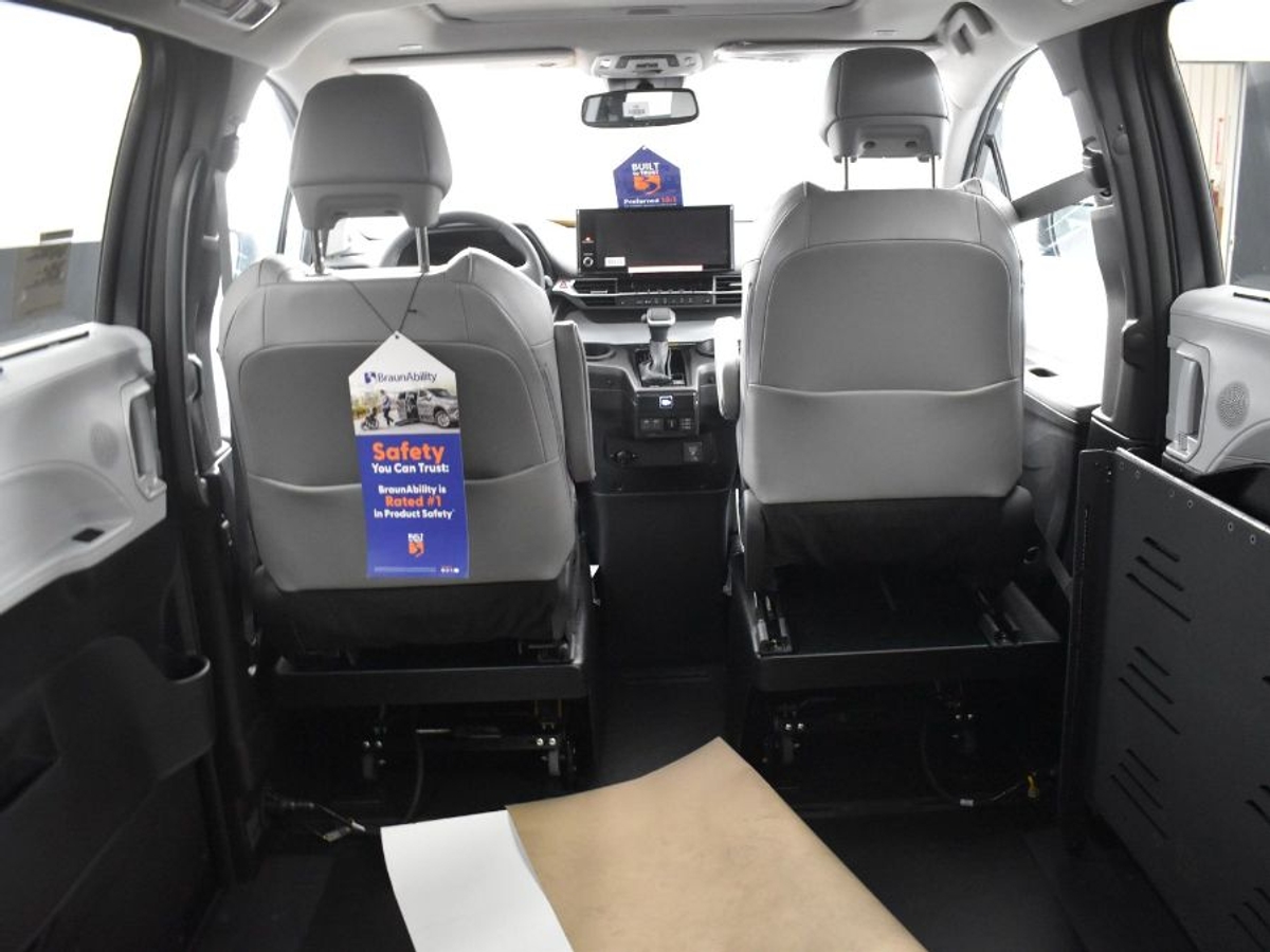 2025 TOYOTA SIENNA - Image 15