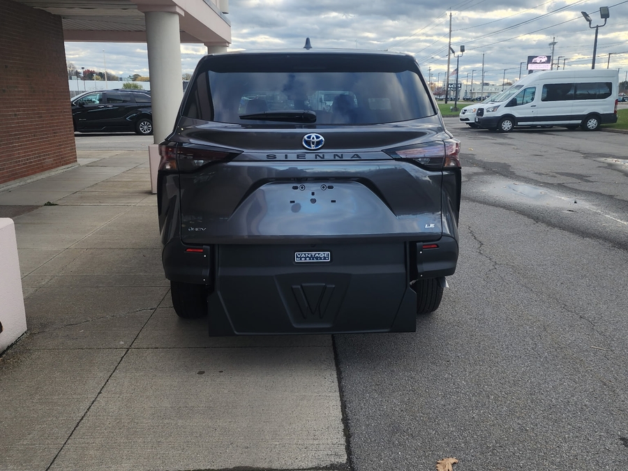 New 2025 Toyota Sienna Hybrid LE - Vantage Mobility Commercial Rear Entry Entry Fold Out Manual Ramp