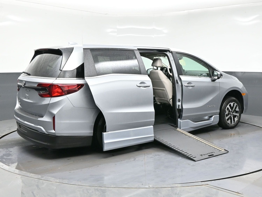 New 2026 Honda Odyssey EX-L - BraunAbility Side Entry Entry In Floor Automatic Ramp