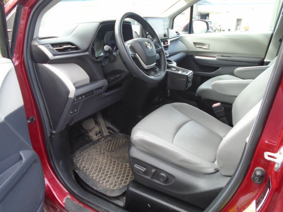 2024 TOYOTA SIENNA - Image 5