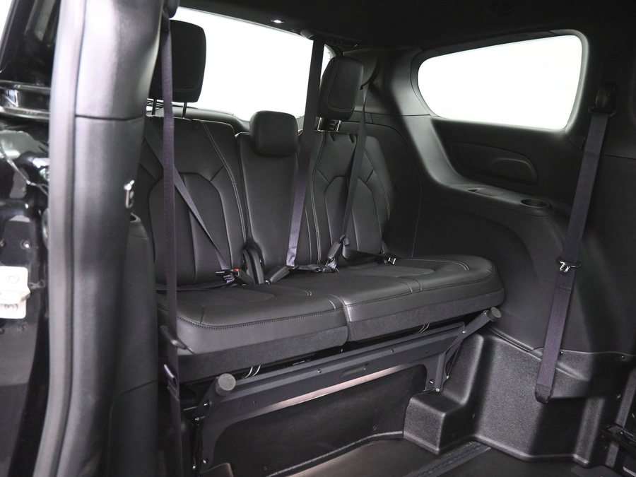 New 2025 Chrysler Pacifica Select Safety - BraunAbility Side Entry Entry Fold Out Automatic Ramp